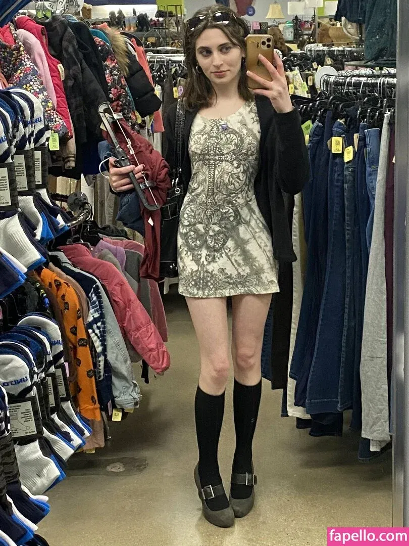 avieb4by Onlyfans Photo Gallery 