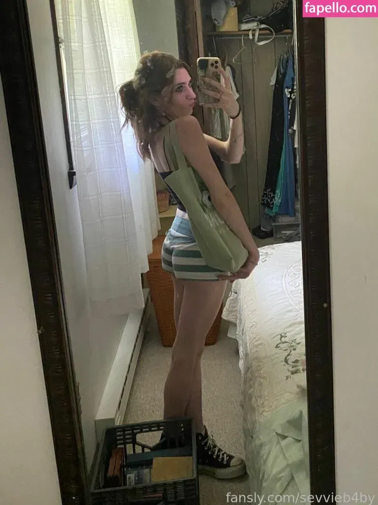 avieb4by Onlyfans Photo Gallery 