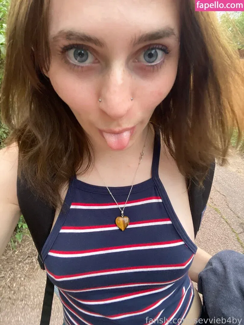 avieb4by Onlyfans Photo Gallery 