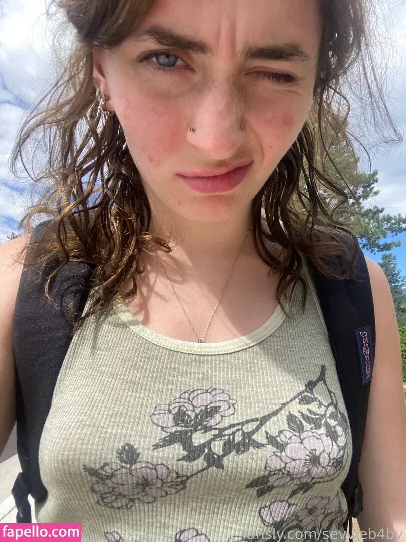 avieb4by Onlyfans Photo Gallery 