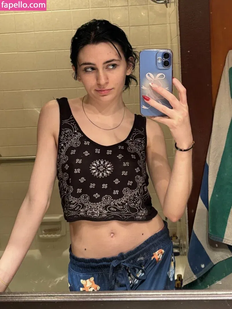 avieb4by Onlyfans Photo Gallery 