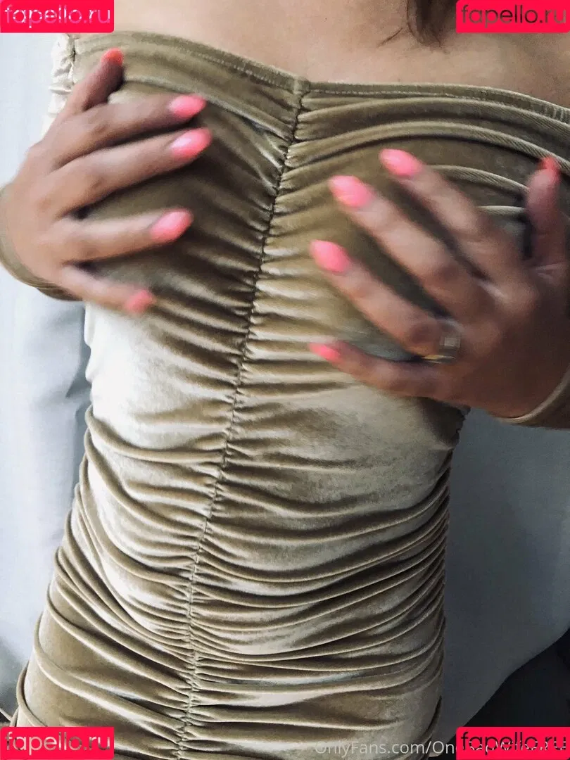 hotukm1lffree Onlyfans Photo Gallery 