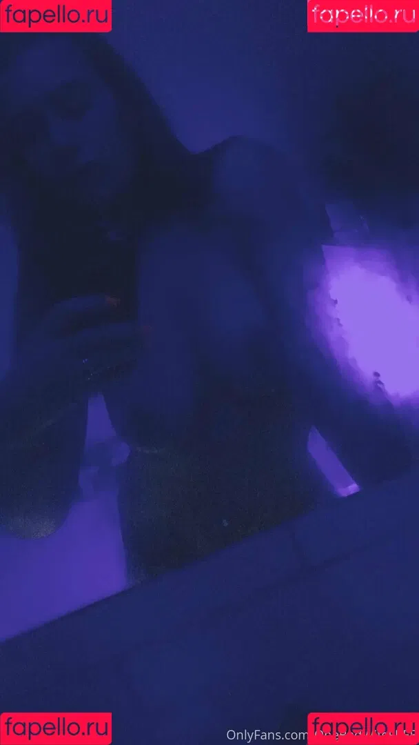 hotukm1lffree Onlyfans Photo Gallery 