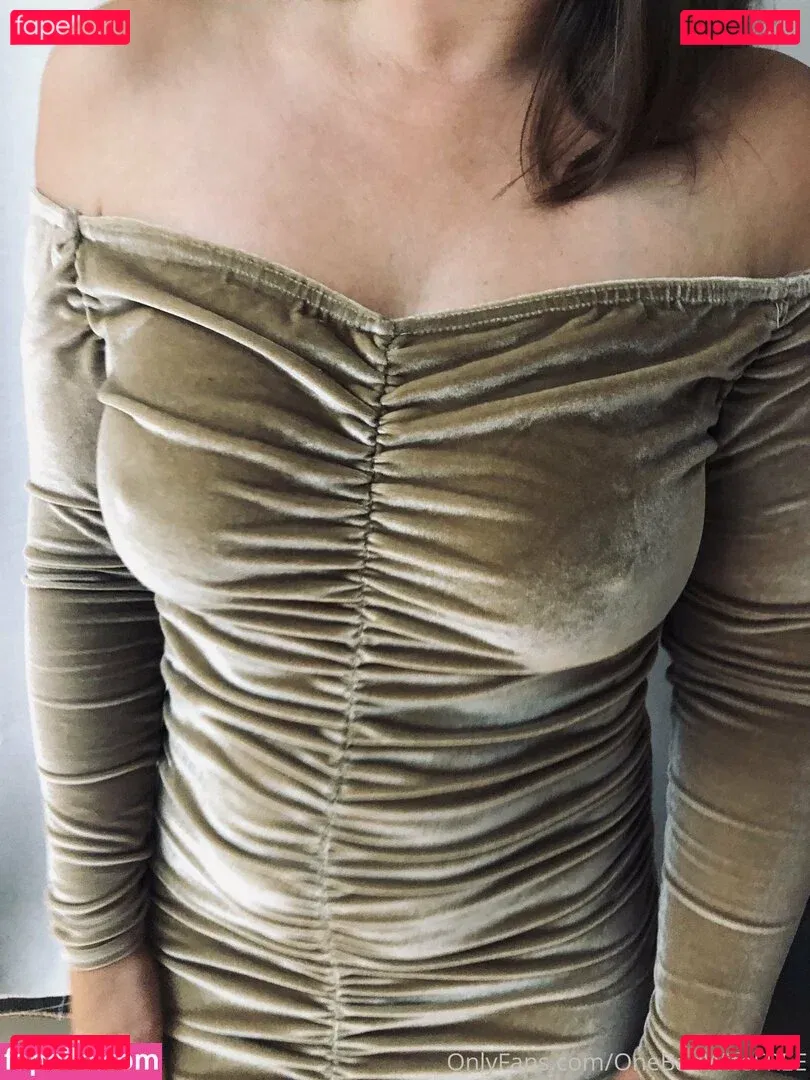 hotukm1lffree Onlyfans Photo Gallery 