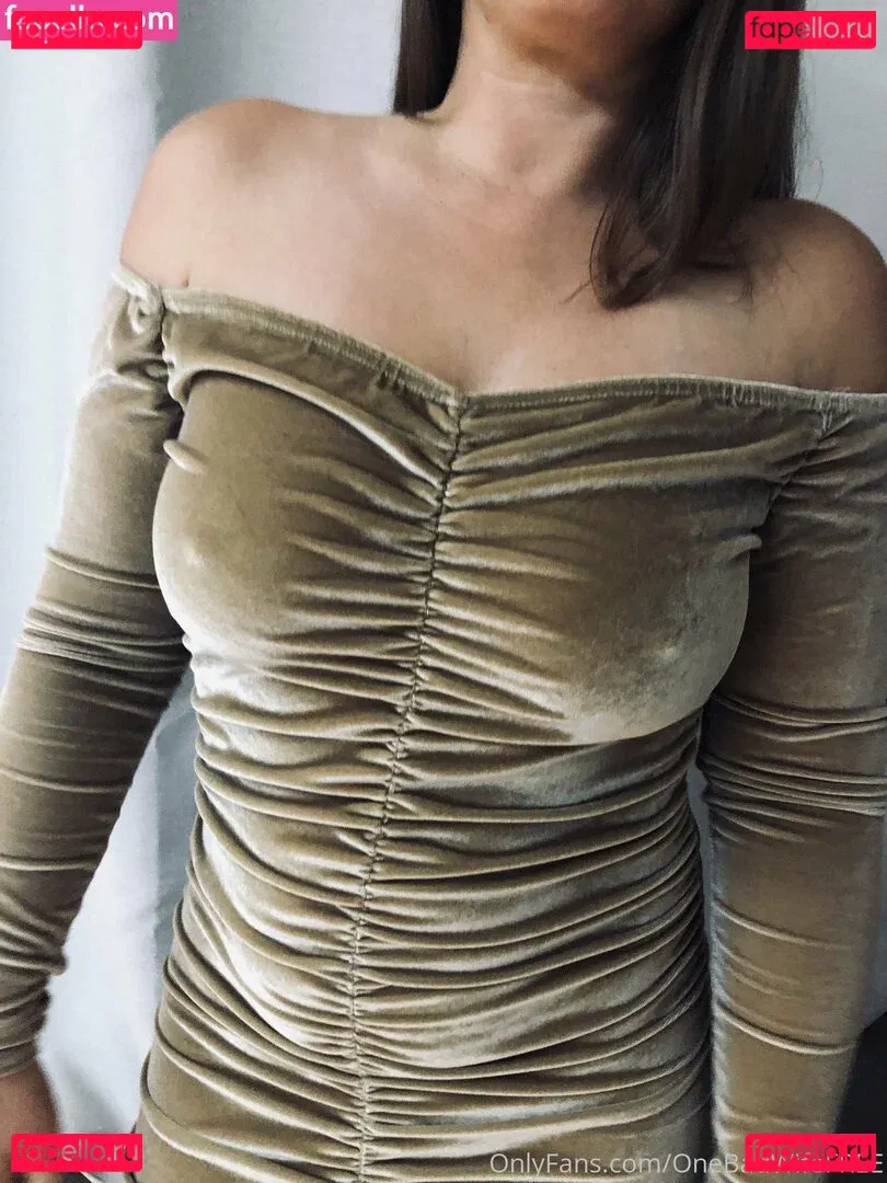 hotukm1lffree Onlyfans Photo Gallery 