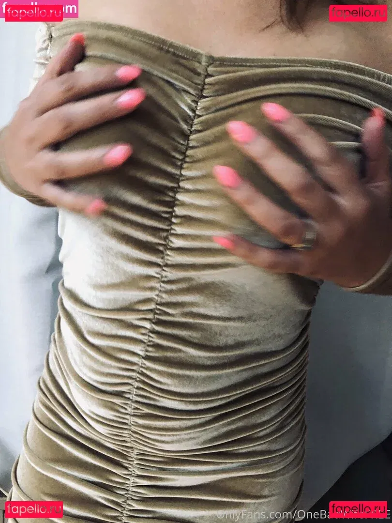 hotukm1lffree Onlyfans Photo Gallery 