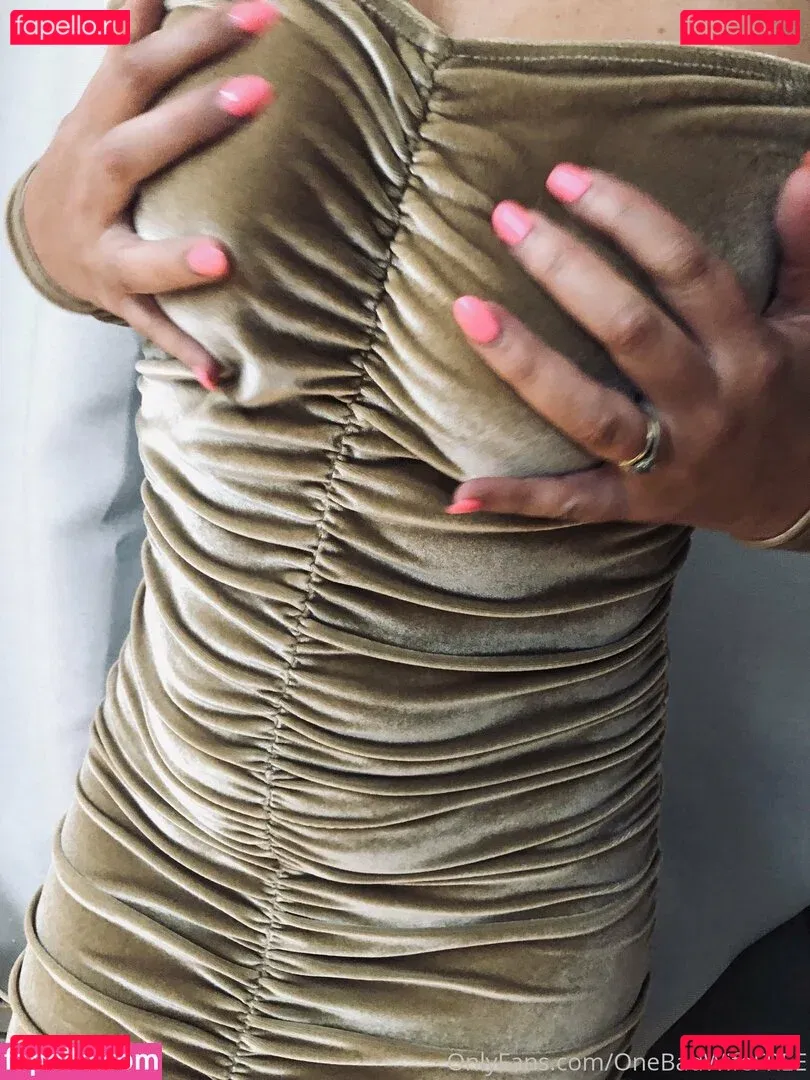 hotukm1lffree Onlyfans Photo Gallery 