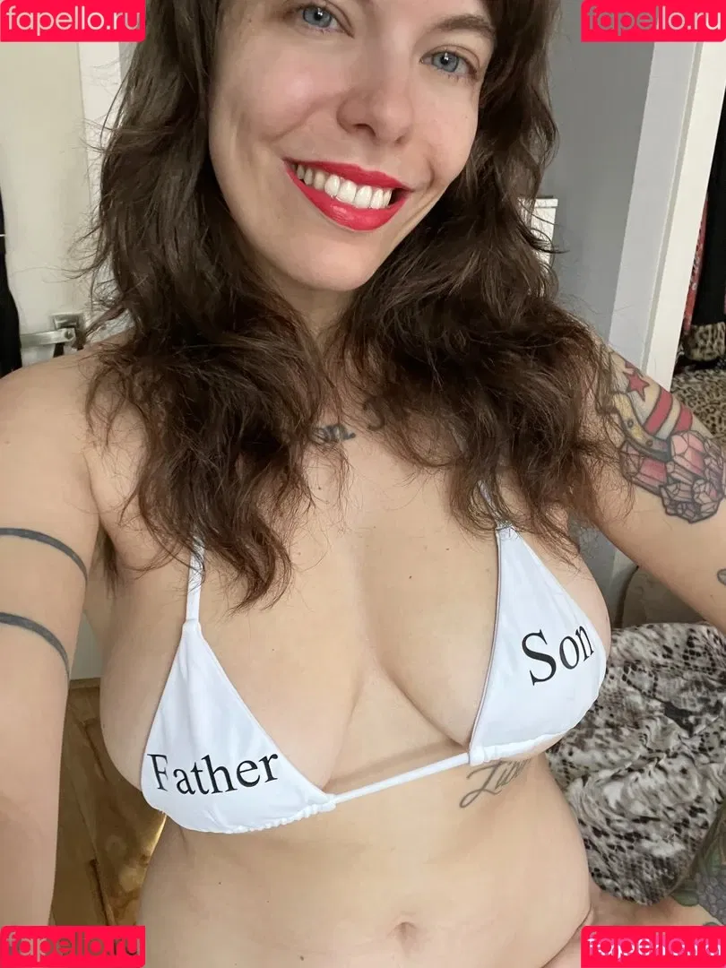 Rax King Onlyfans Photo Gallery 