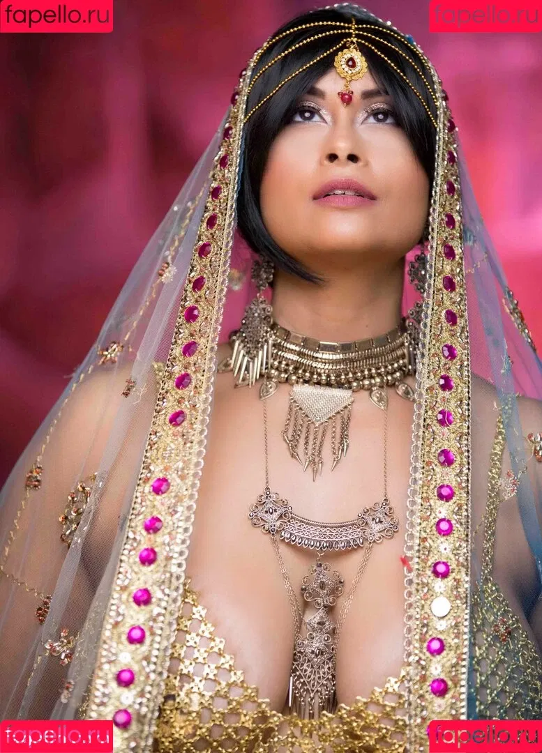 Aiysha Saagar Onlyfans Photo Gallery 