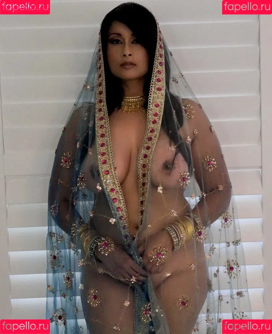 Aiysha Saagar Onlyfans Photo Gallery 