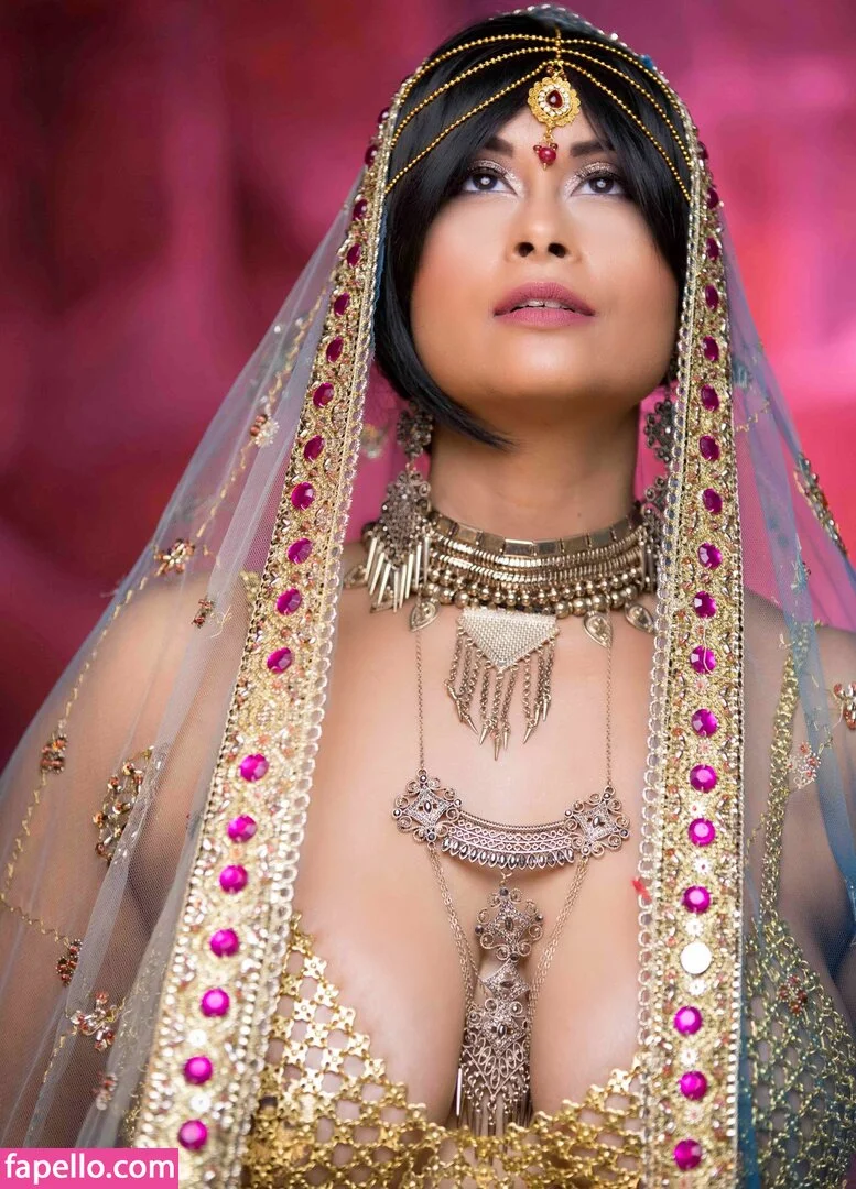 Aiysha Saagar Onlyfans Photo Gallery 