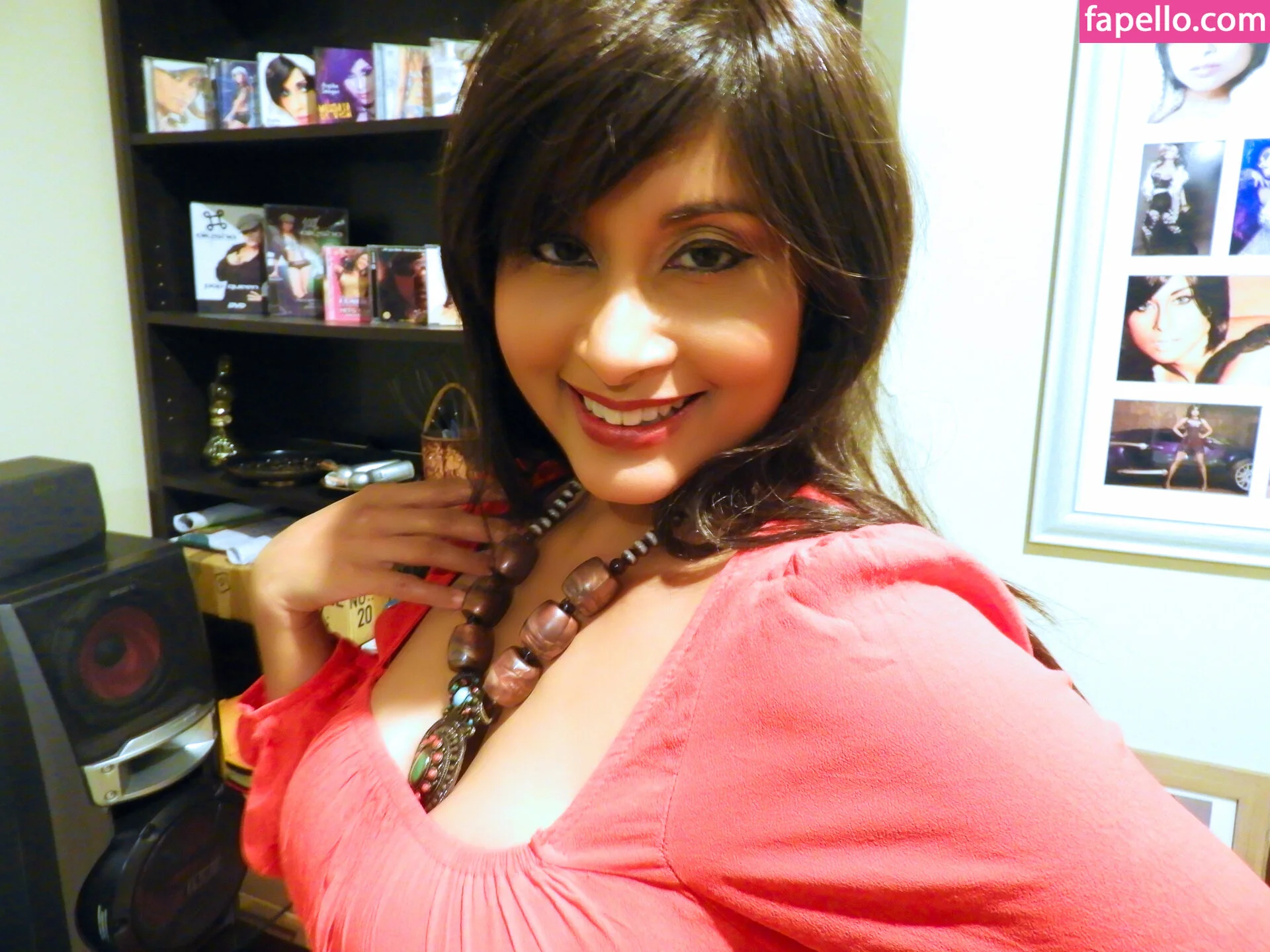 Aiysha Saagar Onlyfans Photo Gallery 