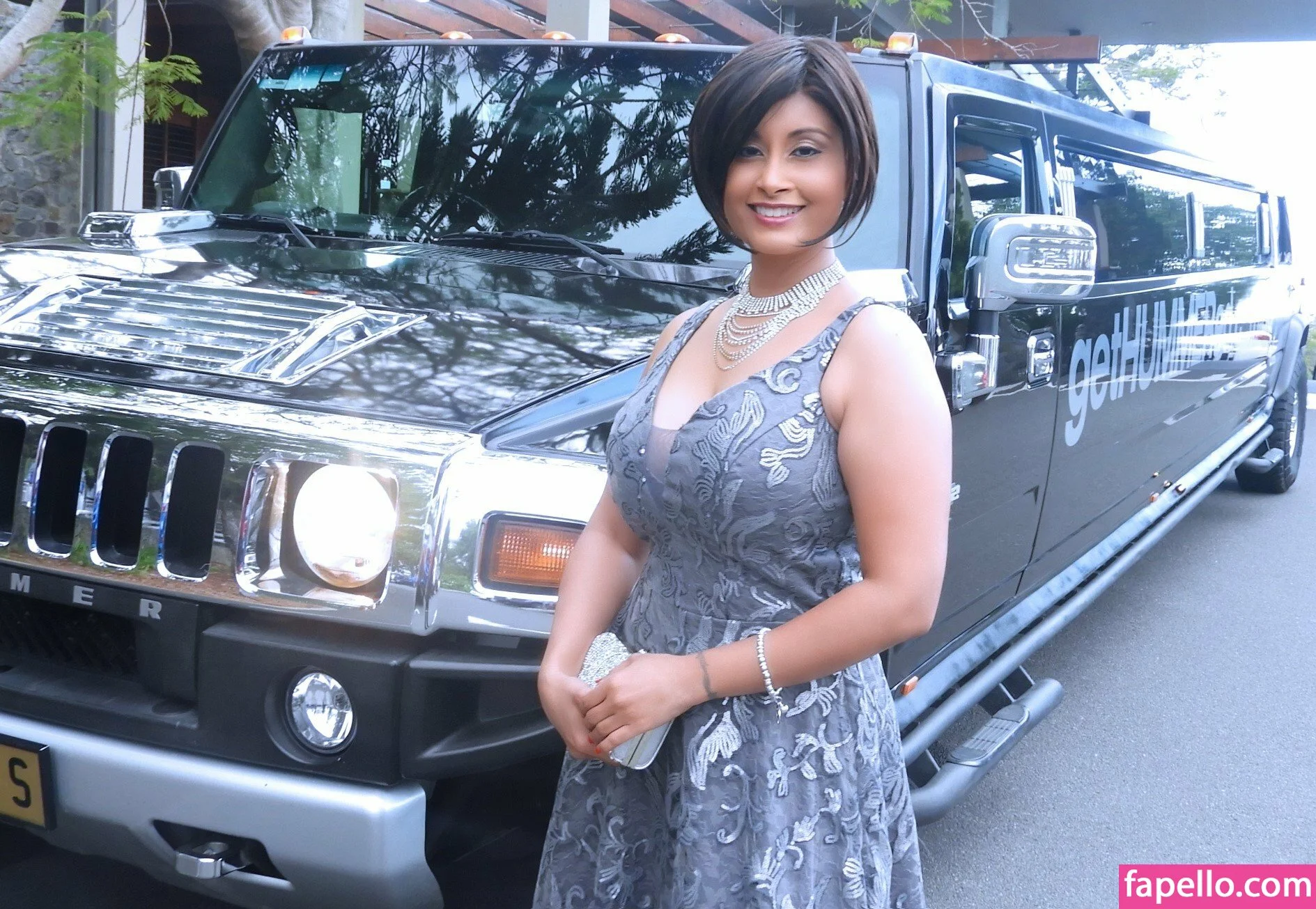 Aiysha Saagar Onlyfans Photo Gallery 