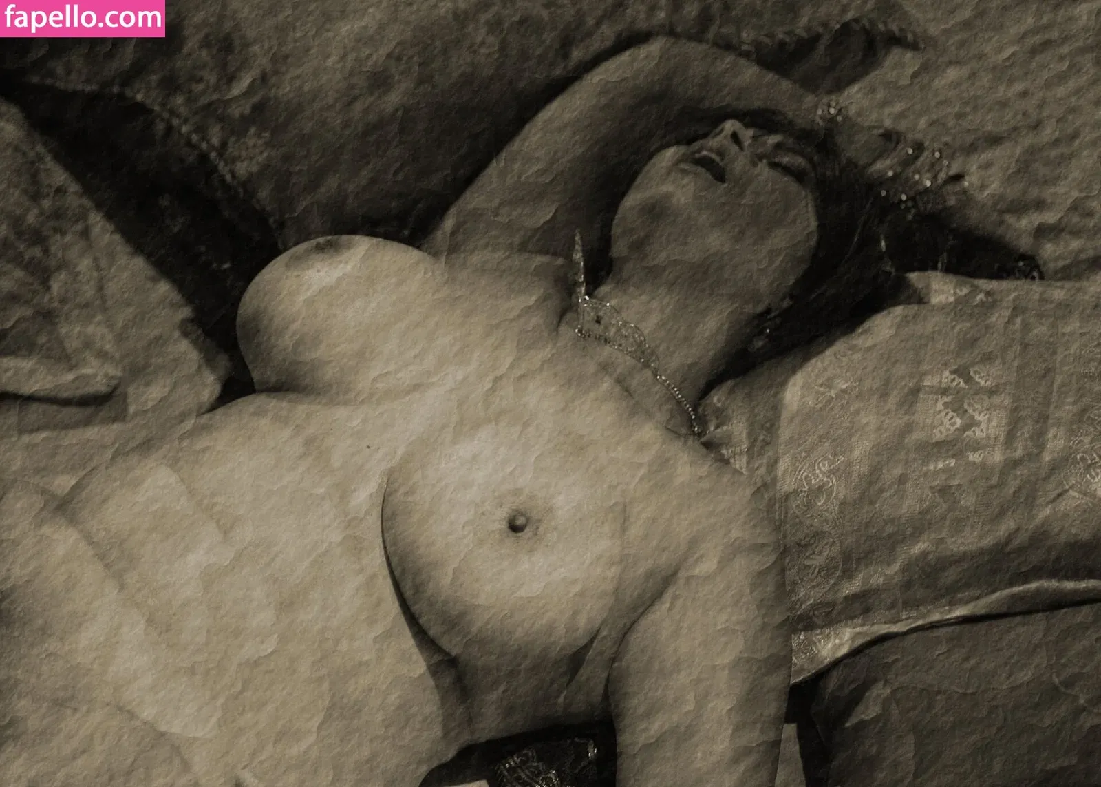 Aiysha Saagar Onlyfans Photo Gallery 