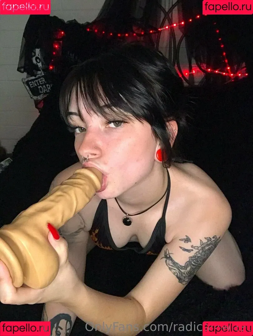 radical4what Onlyfans Photo Gallery 