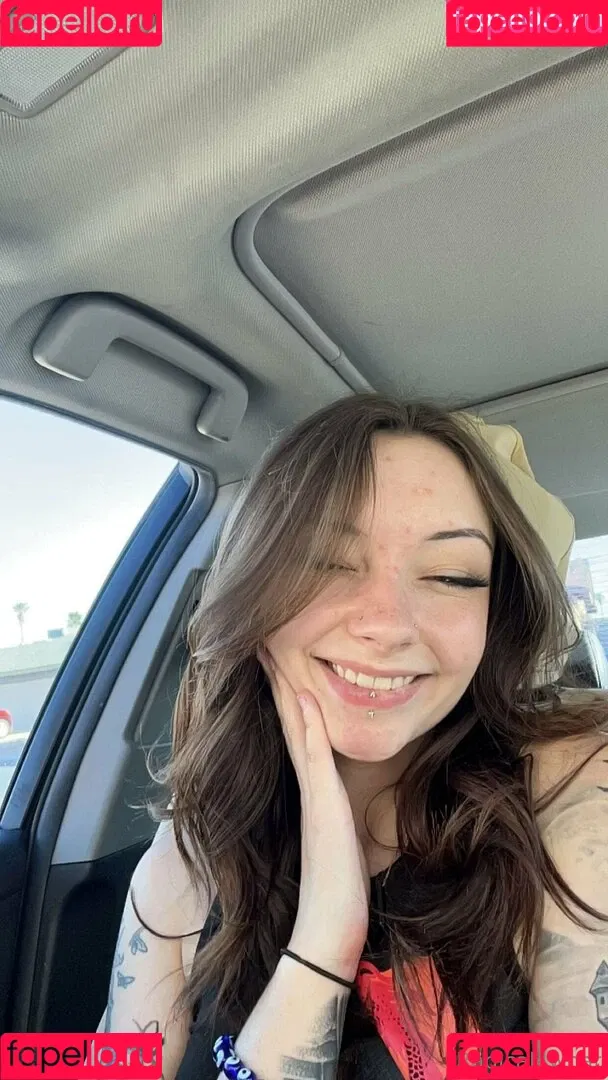 radical4what Onlyfans Photo Gallery 