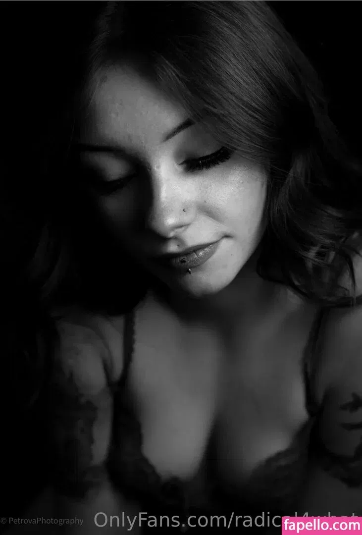 radical4what Onlyfans Photo Gallery 