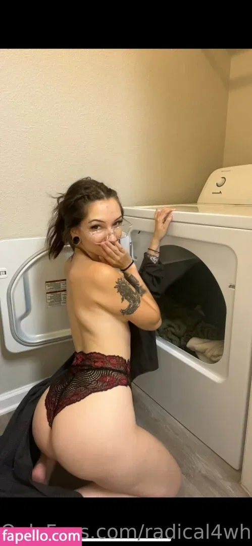 radical4what Onlyfans Photo Gallery 