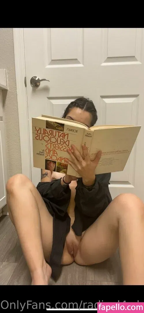 radical4what Onlyfans Photo Gallery 