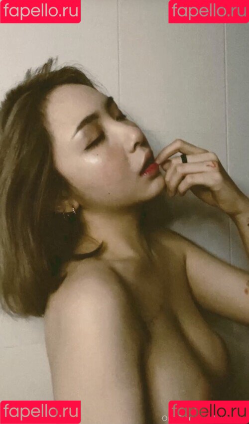 b.saya Onlyfans Photo Gallery 