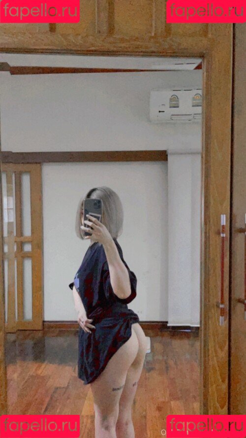 b.saya Onlyfans Photo Gallery 