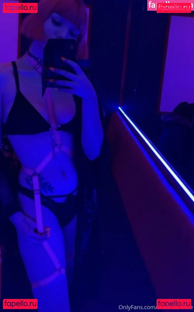 miathearthoe Onlyfans Photo Gallery 