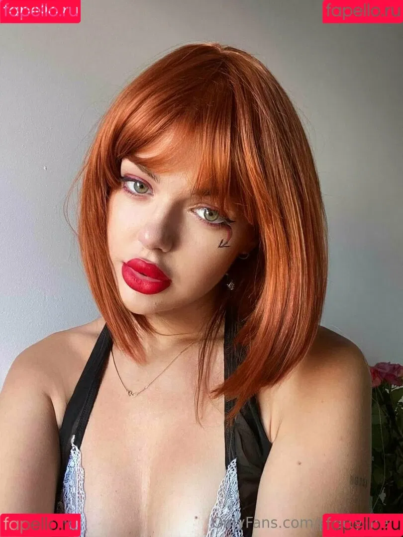 Baby IREN Onlyfans Photo Gallery 