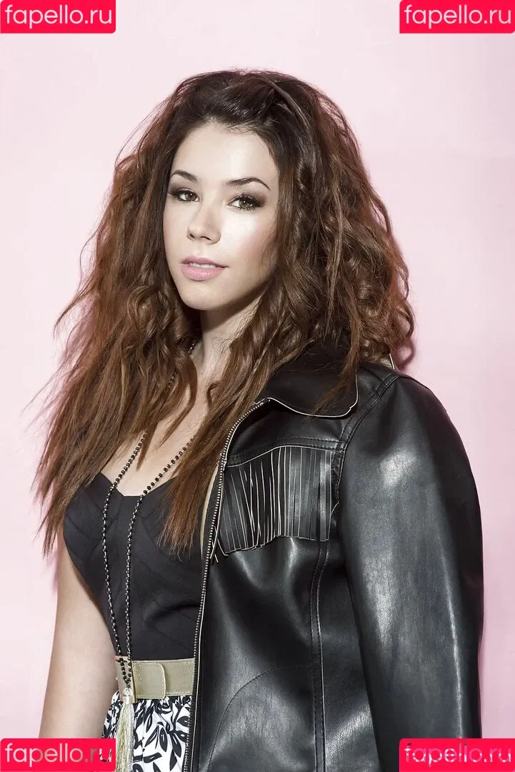 Jillian Rose Reed Onlyfans Photo Gallery 