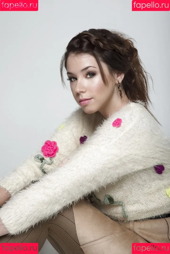 Jillian Rose Reed Onlyfans Photo Gallery 