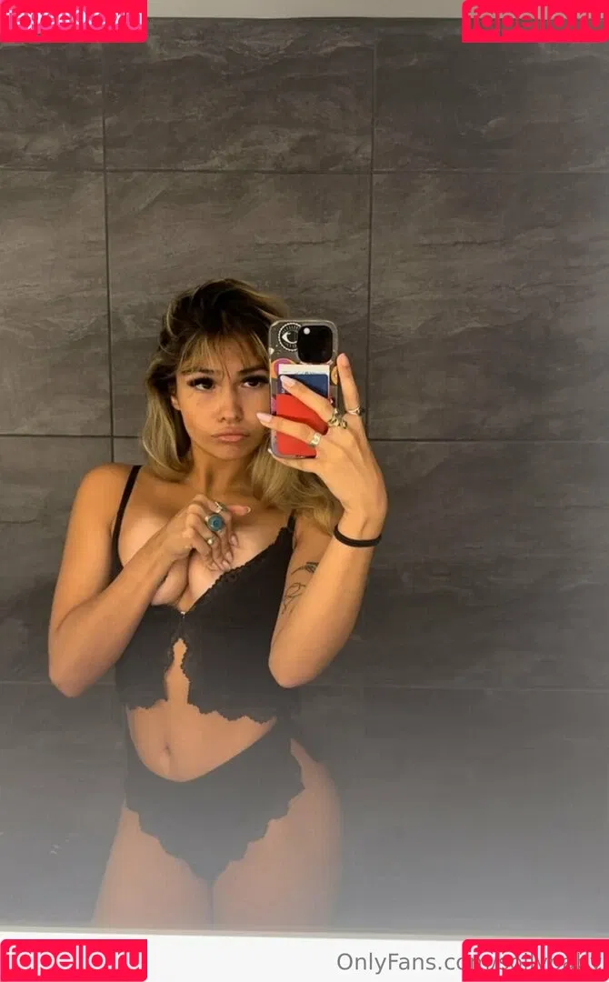 sollybaby Onlyfans Photo Gallery 