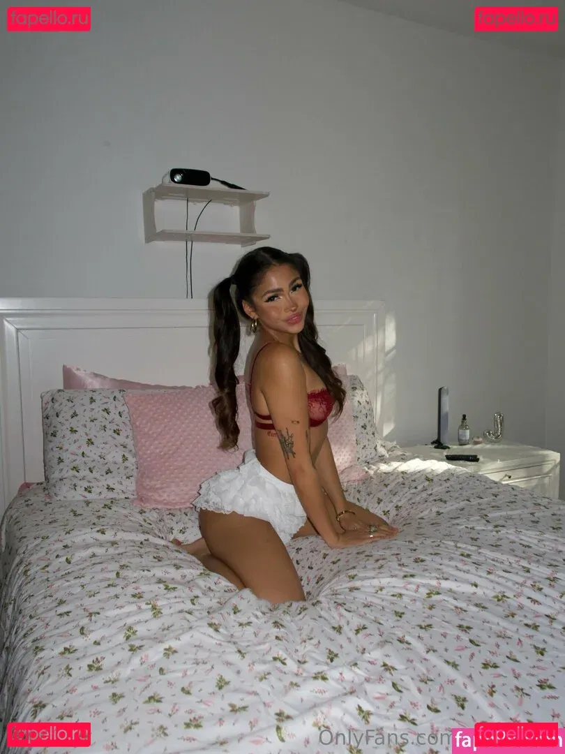 sollybaby Onlyfans Photo Gallery 