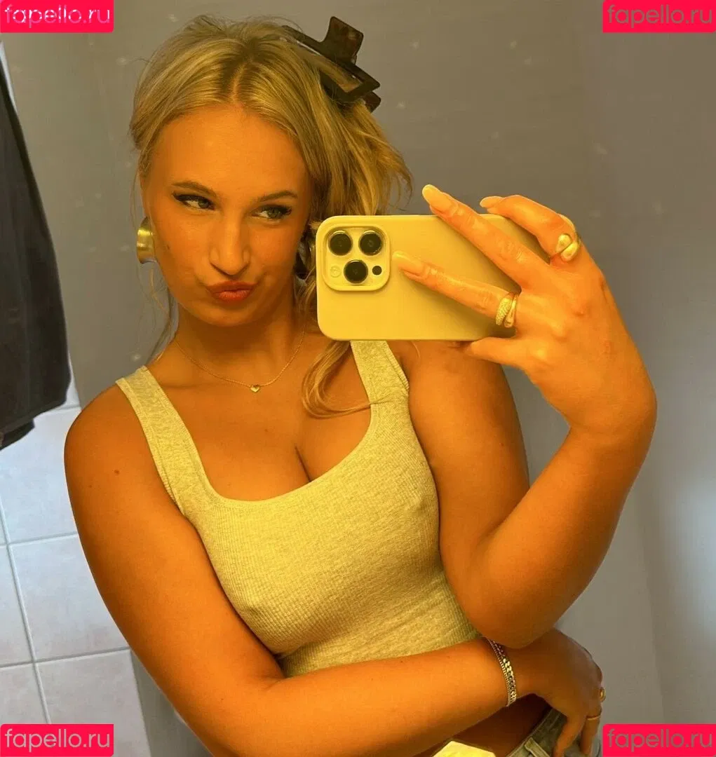 Cecilie Hoyer Onlyfans Photo Gallery 