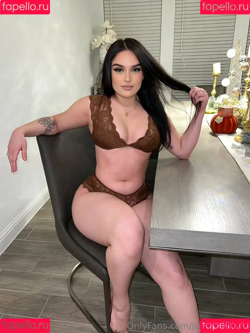 justine2juicy Onlyfans Photo Gallery 