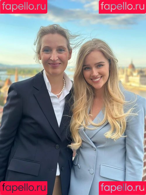 Eva Vlaardingerbroek Onlyfans Photo Gallery 