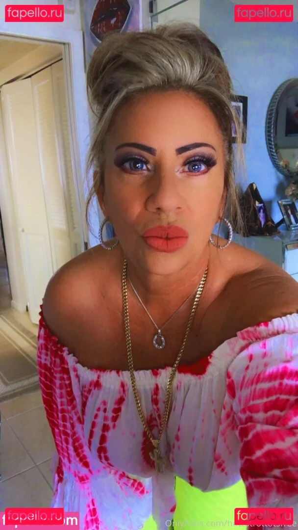 hottotrottotsfree Onlyfans Photo Gallery 