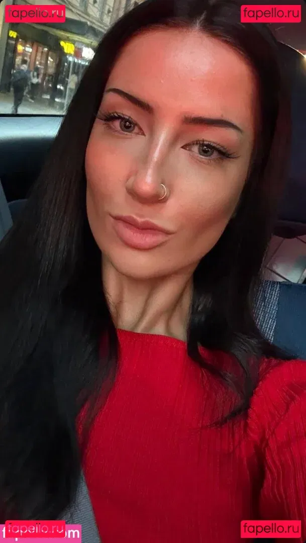 Charlotte Lion Onlyfans Photo Gallery 