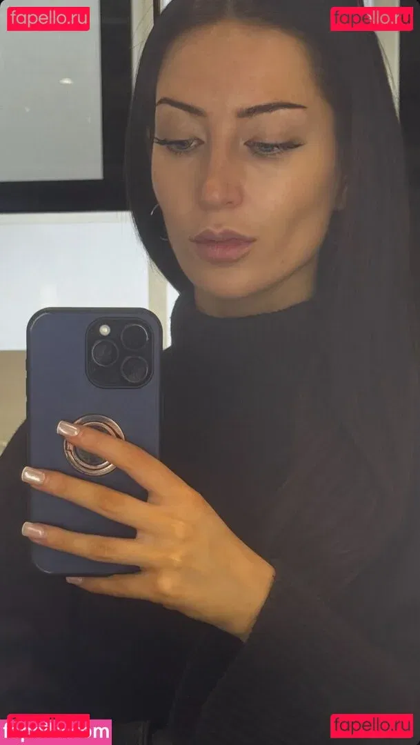 Charlotte Lion Onlyfans Photo Gallery 