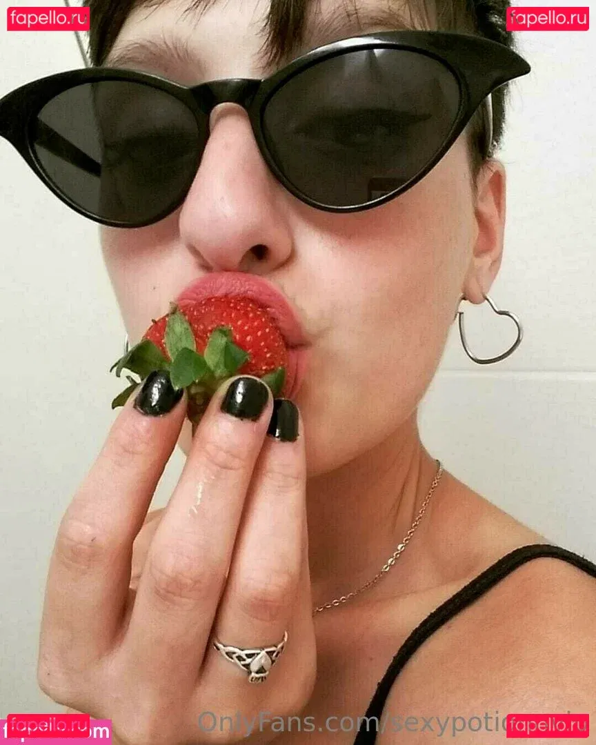 Valen VIP Onlyfans Photo Gallery 