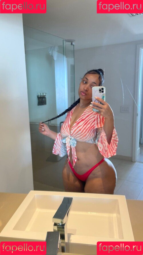 Robyn Onlyfans Photo Gallery 