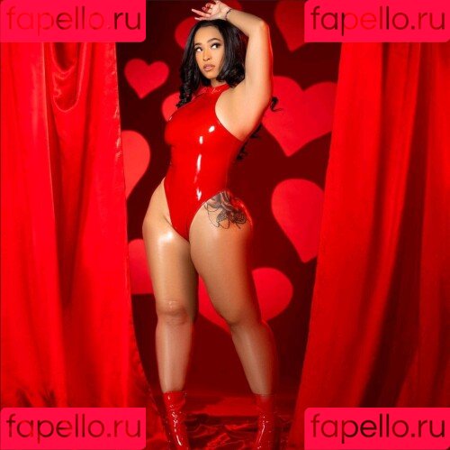 Robyn Onlyfans Photo Gallery 