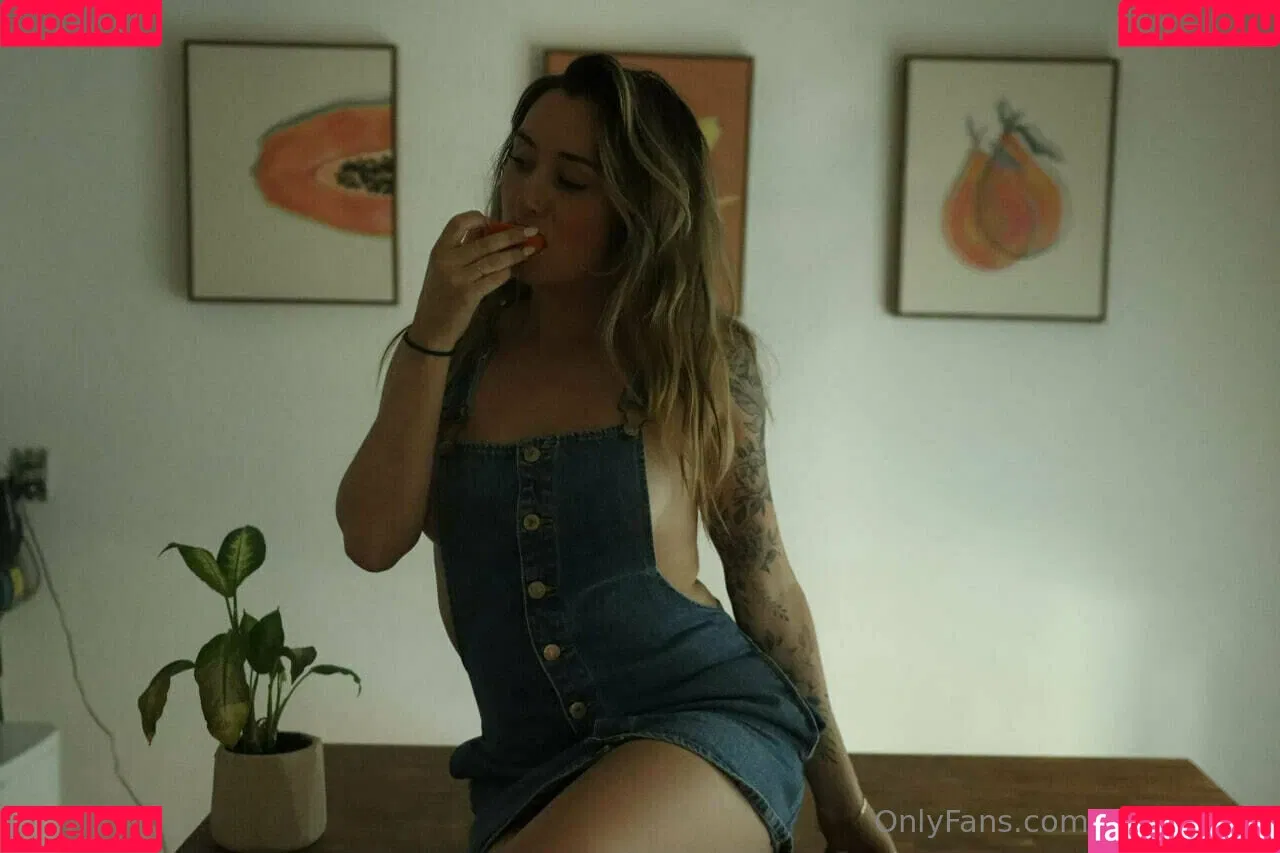 lolahale.xo Onlyfans Photo Gallery 