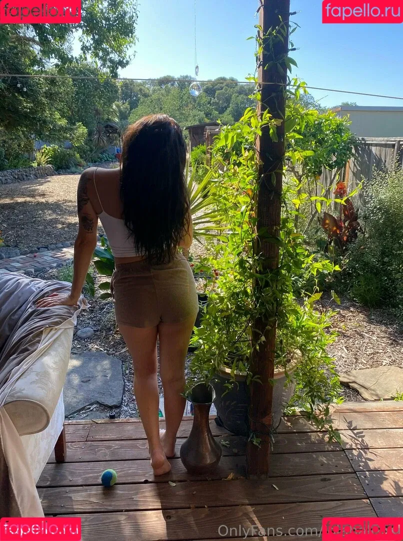 lolahale.xo Onlyfans Photo Gallery 