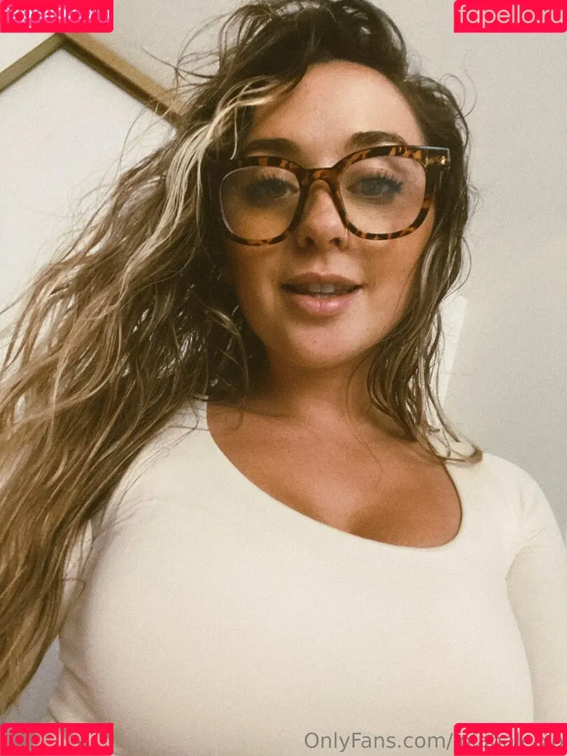 lolahale.xo Onlyfans Photo Gallery 