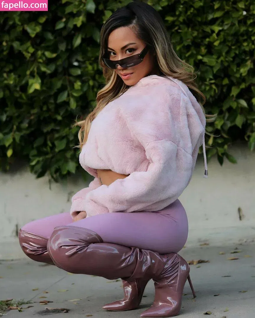 Victoria Kuang Onlyfans Photo Gallery 