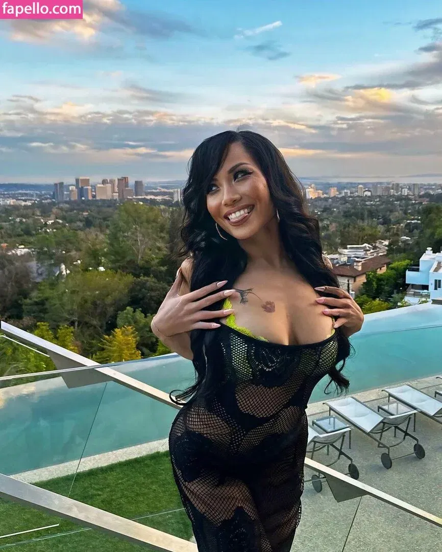 Victoria Kuang Onlyfans Photo Gallery 