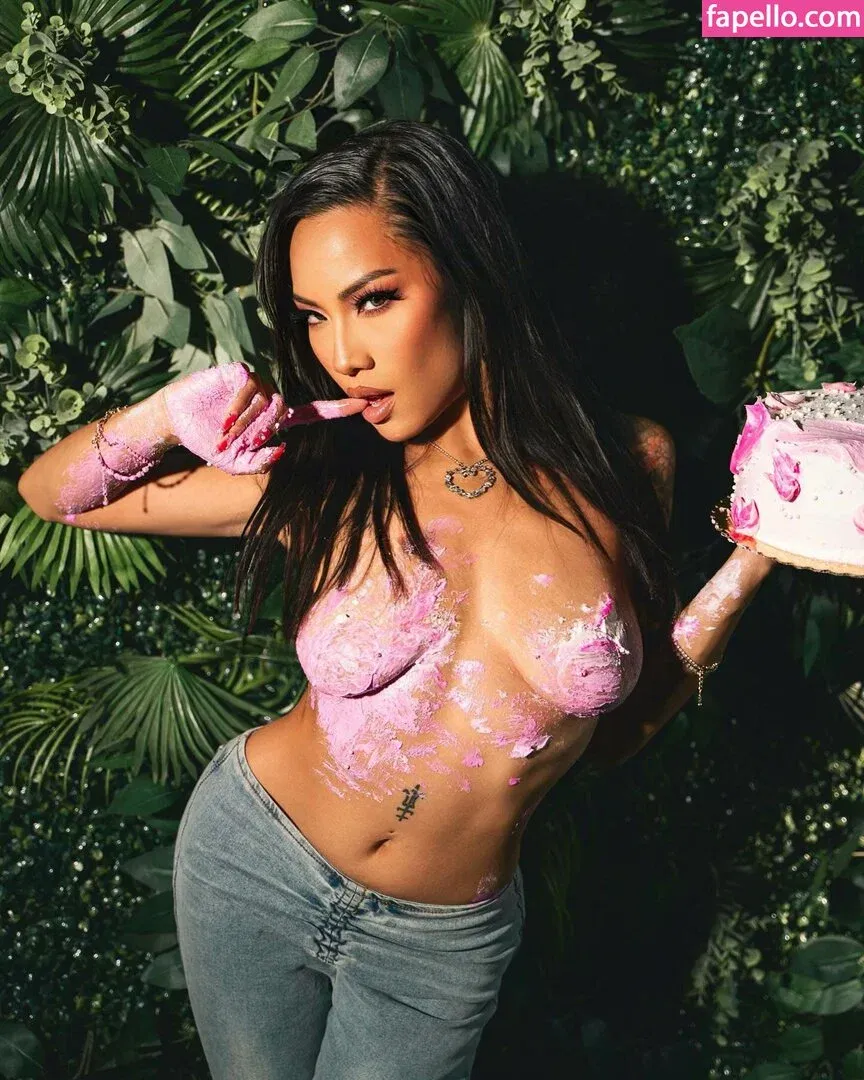 Victoria Kuang Onlyfans Photo Gallery 