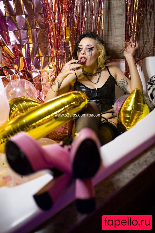 mayhemandbacon Onlyfans Photo Gallery 