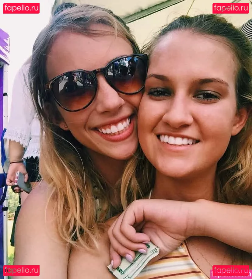 Sarina Hunt Onlyfans Photo Gallery 