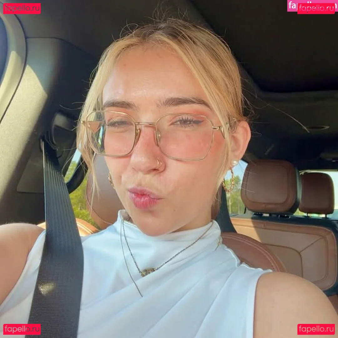 Sarina Hunt Onlyfans Photo Gallery 