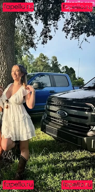 Sarina Hunt Onlyfans Photo Gallery 